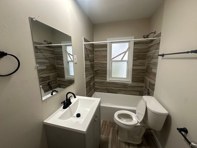 Building Photo - Renovated 3-Bedroom Home – We Welcome Sect...