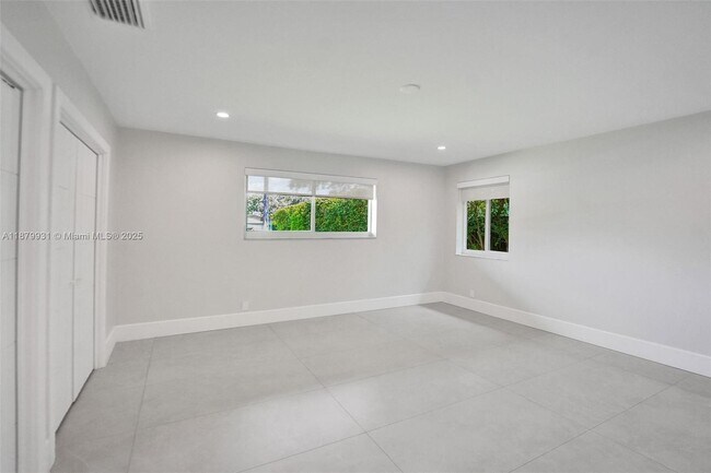 Building Photo - 4814 Arthur St