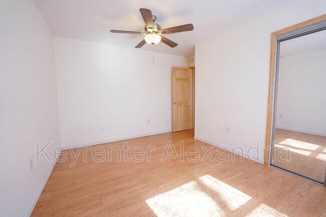 Building Photo - 7123 Red Horse Tavern Ln