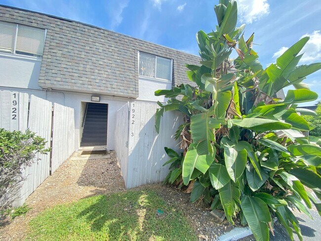 Building Photo - 1922 Conway Rd