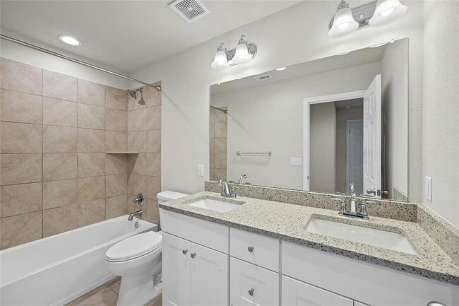 Building Photo - 11808 Coyote Call Way