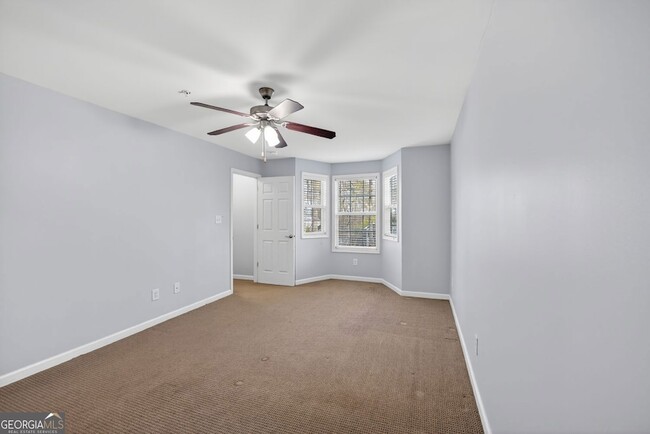 Building Photo - 3921 Riverlook Pkwy SE