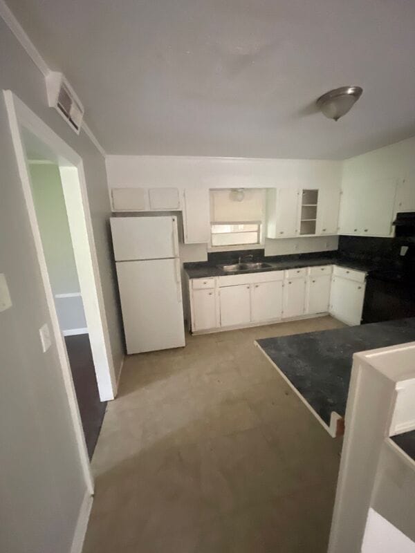 Building Photo - 2718 E Benwood Dr