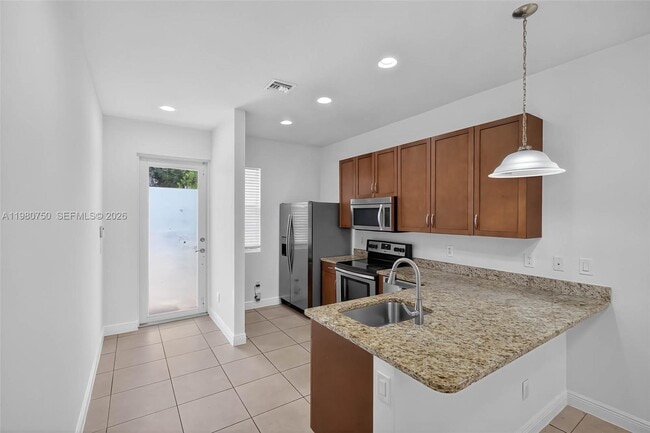 Building Photo - 7661 NW 88th Terrace