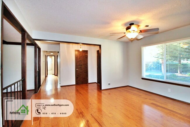 Building Photo - 20231 Margarita Ct E