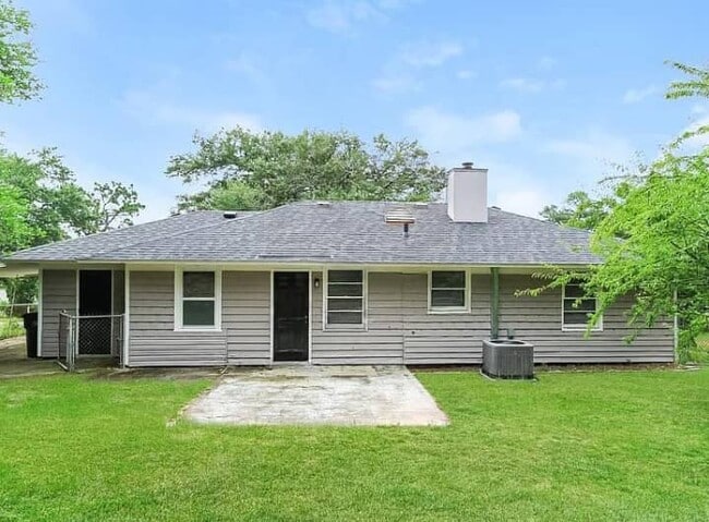 Building Photo - 2451 Juniper Dr