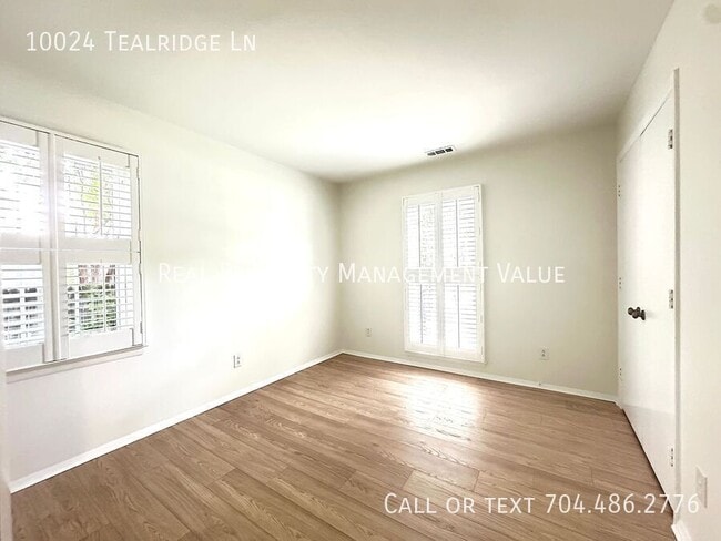 Building Photo - 10024 Tealridge Ln