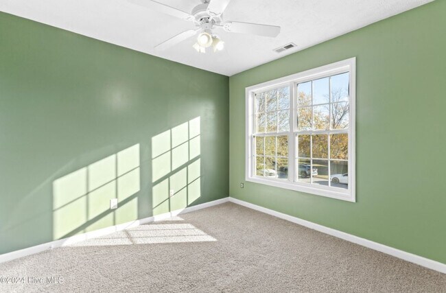 Building Photo - 208 Yearling Loop