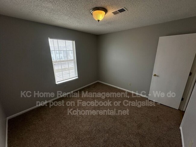 Building Photo - 838 Saddlewood St