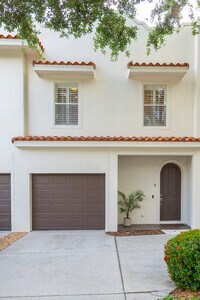 Building Photo - 603 S Gomez Ave