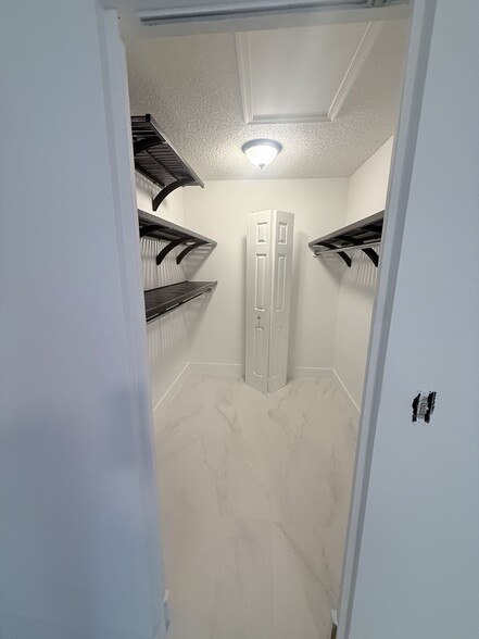 Primary Closet - 22124 Palms Way