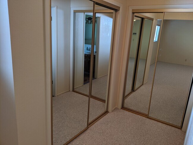 Building Photo - 203 Patricia Ct