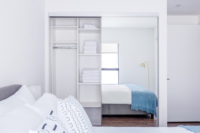 Building Photo - 409 Hayworth Ave