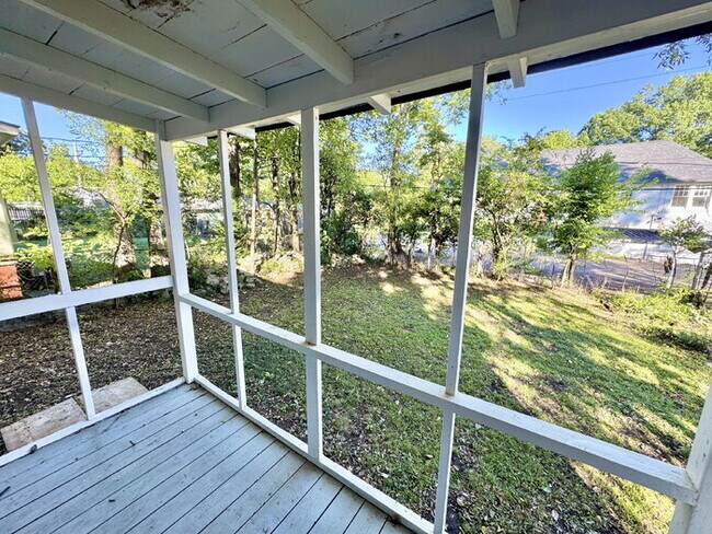 Building Photo - 666 Landis St