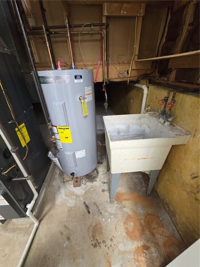 Building Photo - 103 Virginia Manor Rd