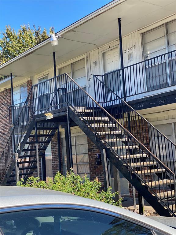 Building Photo - 2607 Live Oak St