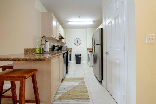 Building Photo - 2080 Greenview Shores Blvd