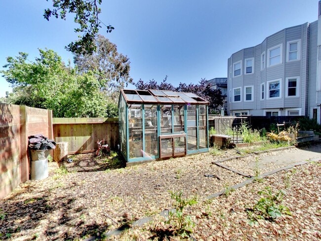 Building Photo - 1351-1353 5th Avenue (1233r)