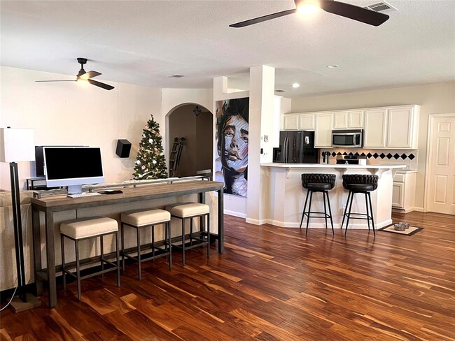 Building Photo - 2600 Mallard Green Cove