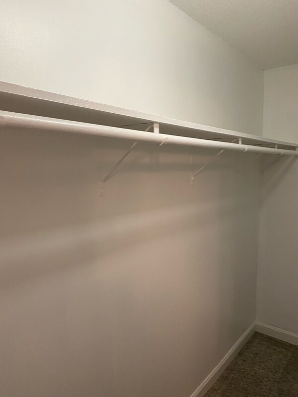 Building Photo - 105 Elmwood Dr