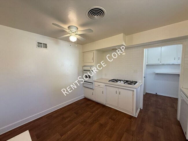 Building Photo - 44415 Lowtree Ave