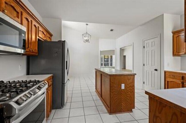 Building Photo - 10753 Fernbrook Ave