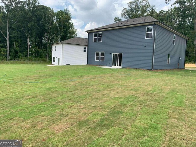 Building Photo - 200 Dragon Dr