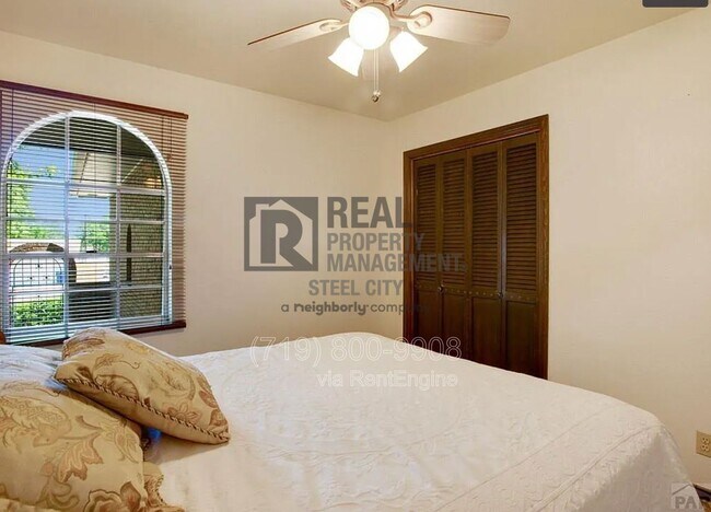 Building Photo - 2541 Taylor Ln