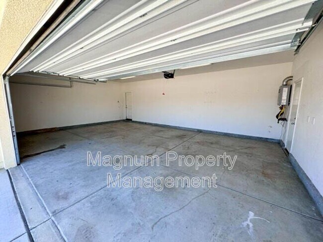 Building Photo - 34726 Yellow Root Ct