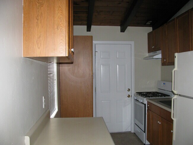 Building Photo - 2722 N Warren Ave