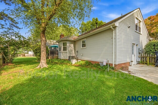 Building Photo - 2505 Ravencroft Ct