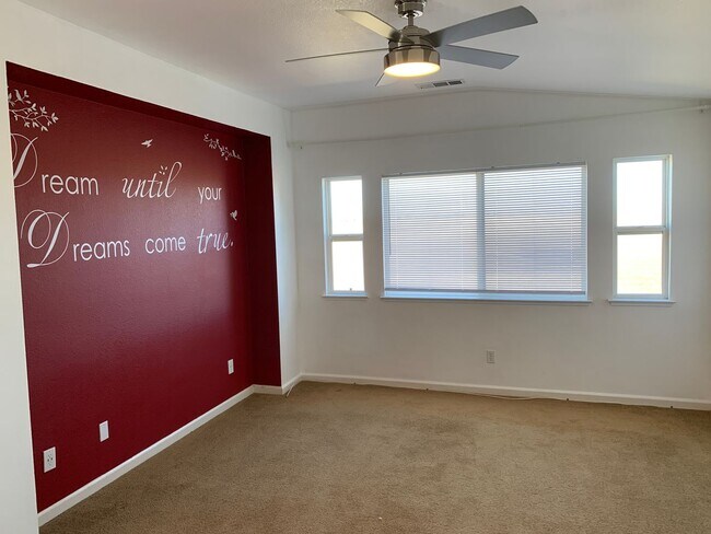 Building Photo - Beautiful 2 Story Home Ready To Be Called Home!