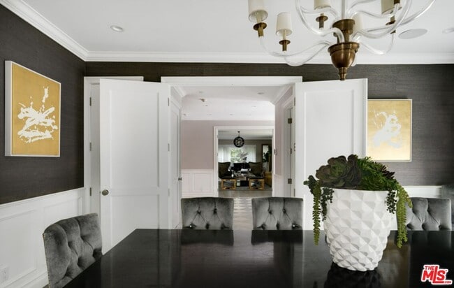 Building Photo - 1214 Coldwater Canyon Dr