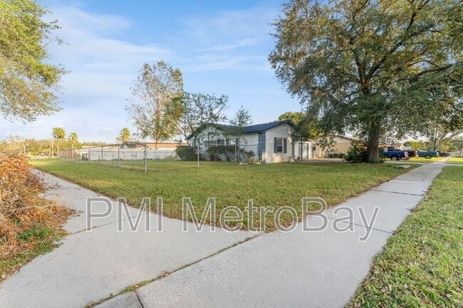 Building Photo - 7250 Applegate Dr