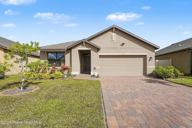 Building Photo - 543 Old Country Rd S E