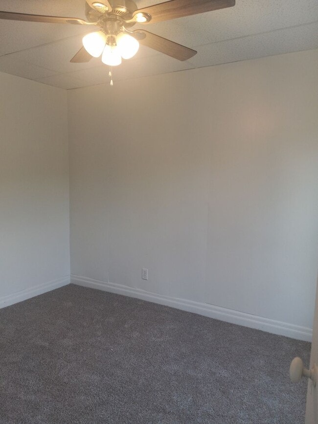 Building Photo - 118 S 2nd St