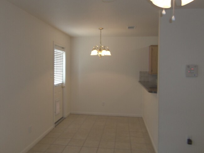 Building Photo - 2810 Windmill Ct