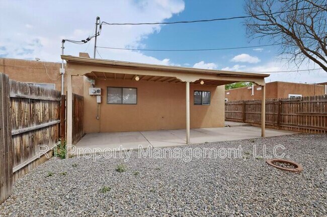 Building Photo - 222 Shannon Pl NW