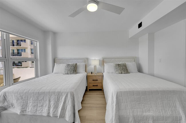 Building Photo - 405 N Ocean Blvd
