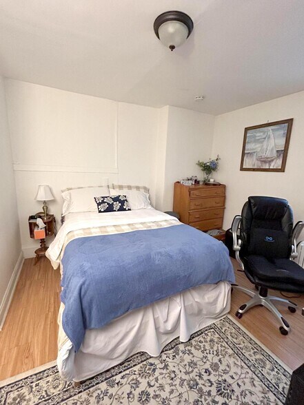 Building Photo - 578 Main St