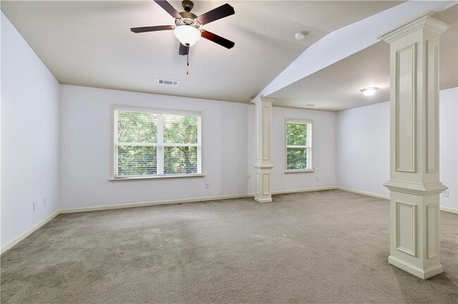 Building Photo - 2249 Knoxhill View