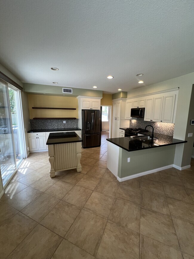 Building Photo - 42251 Harwick Ln