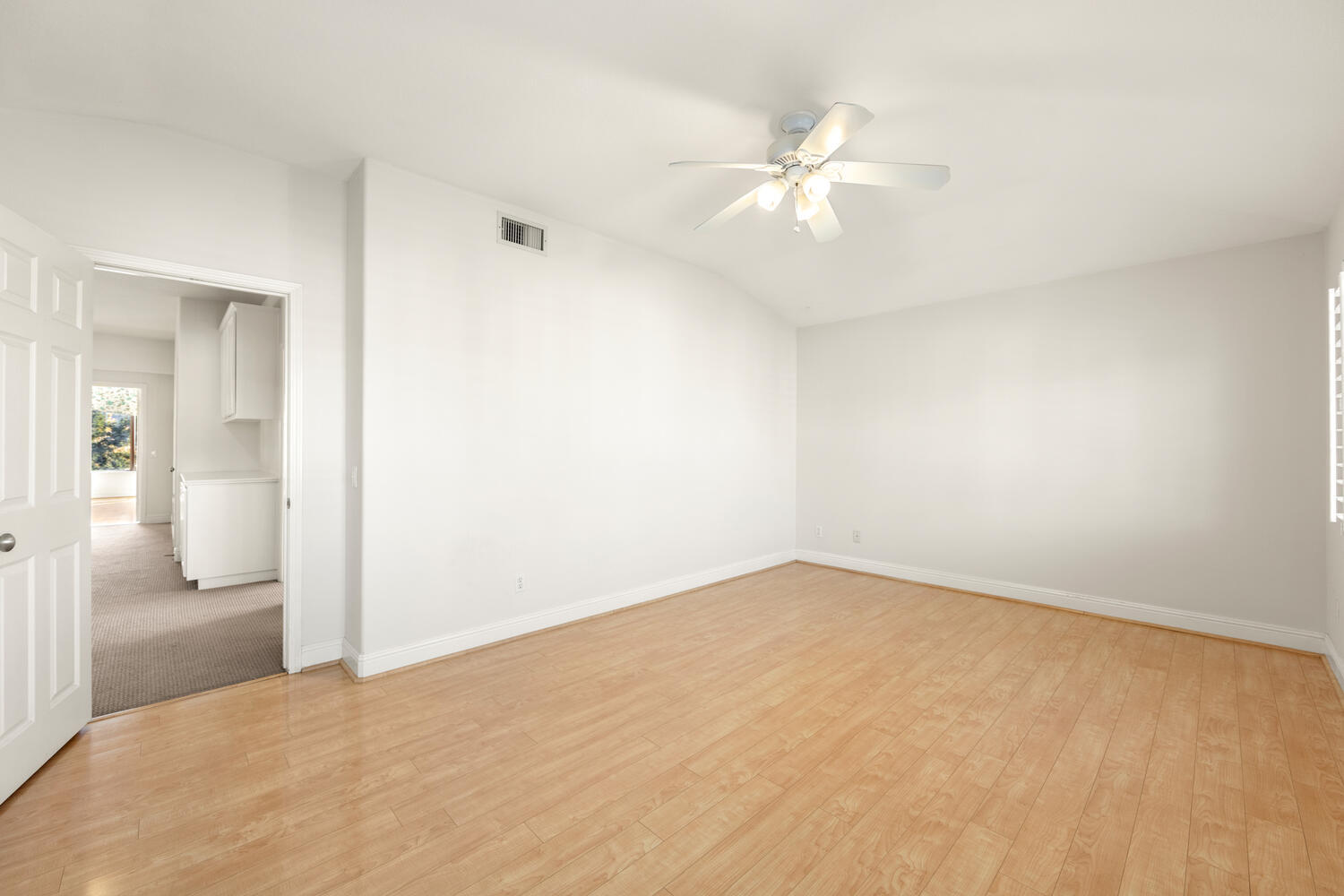 Large bedroom - 7224 Imbach Place