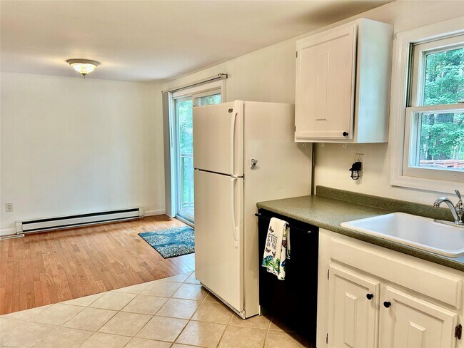 Building Photo - 15 Quogue Rd