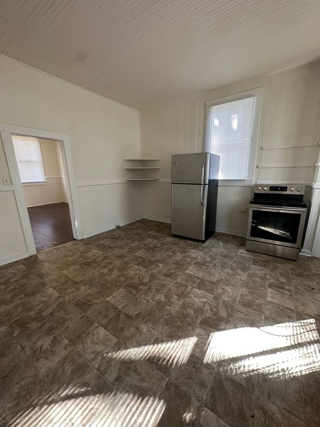 Building Photo - 17 Twine St