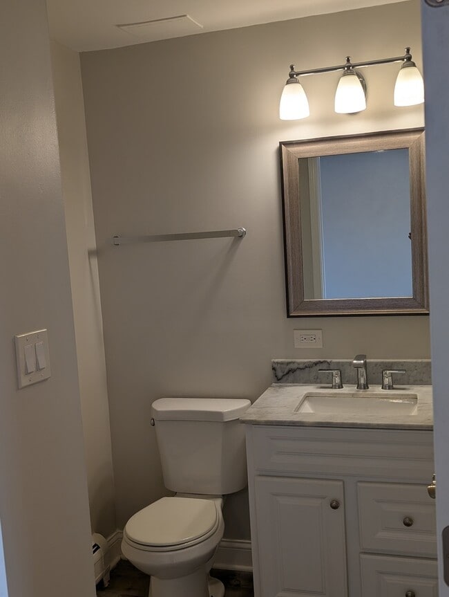 Building Photo - 9216 Seymour Ave