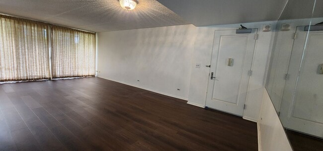 Building Photo - 1350 Ala Moana Blvd