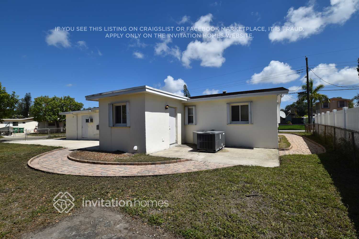 Building Photo - 5811 SW 54th Terrace