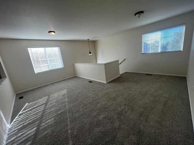 Building Photo - Beautiful Home in North East Fort Collins