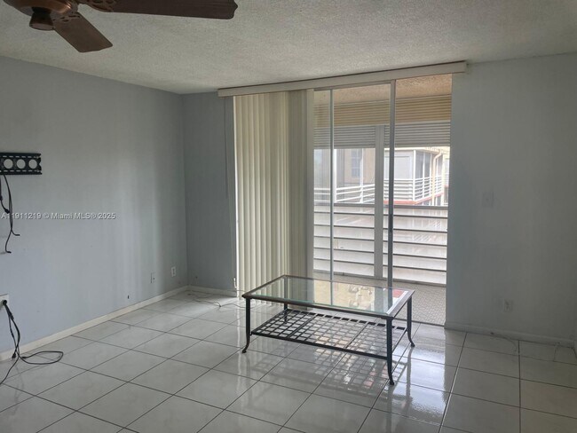 Building Photo - 404 NW 68th Ave